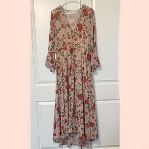 Fame and Partners Floral V-neck Maxi Dress